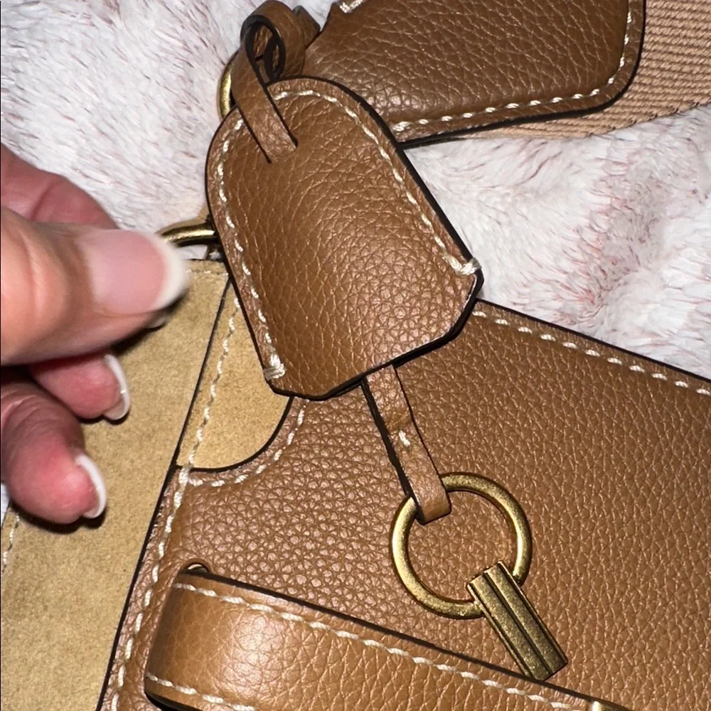 Tory Burch Lee Radziwill Tan and Gold Shoulder/ crossbody bucket Bag - Picture 8 of 16